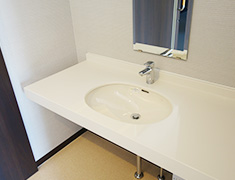 食堂兼レクレーションルーム